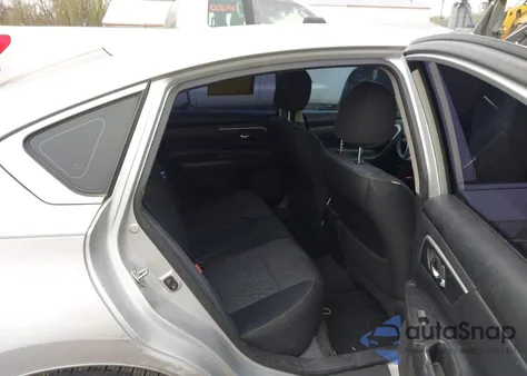 2016 Nissan Altima 2.5 Sv z USA, uszkodzony, nr VIN 1N4AL3AP9GC125781